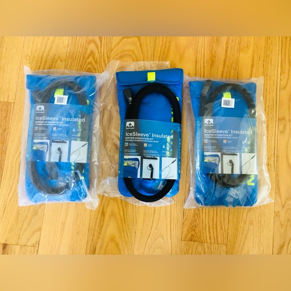 3 NEW NATHAN ICESLEEVE INSULATED HYDRATION PACK RESERVOIRS 2 LITER / 67 OZ - Picture 1 of 5